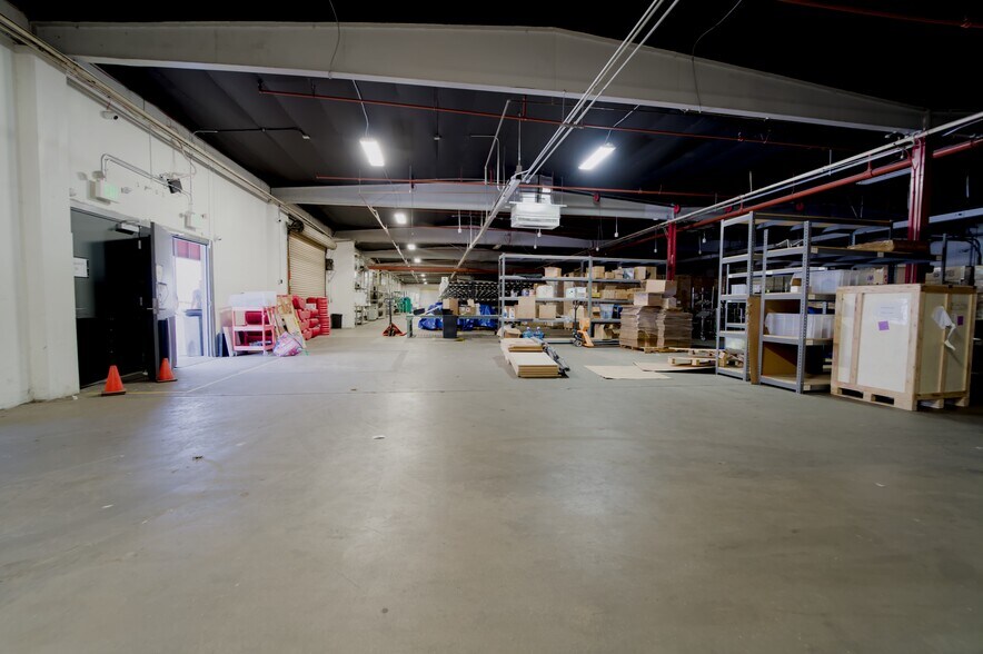 More Photos Of 3019 Vail Ave, Commerce Manufacturing For Sale