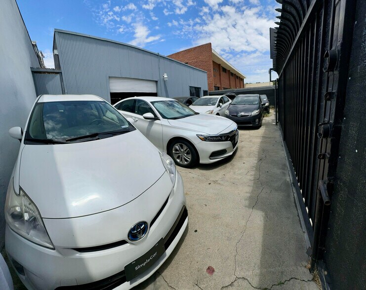 More Photos Of 3121 W Jefferson Blvd, Los Angeles Storefront Retail Office For Lease