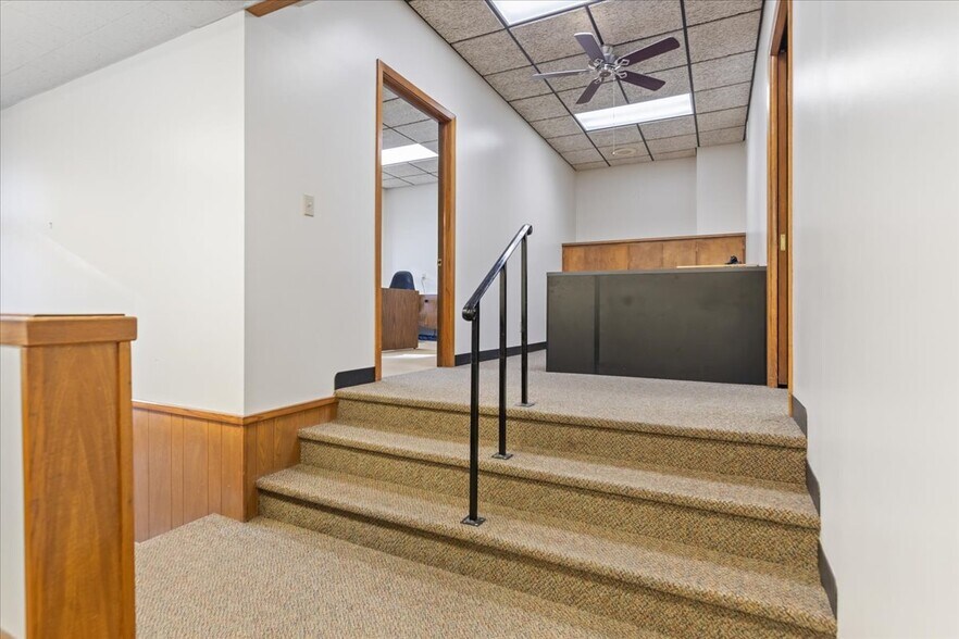 More Photos Of 127 Pearl St, Council Bluffs Office For Lease
