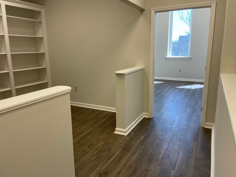 More Photos Of 112 S Maple St, Murfreesboro Office For Lease