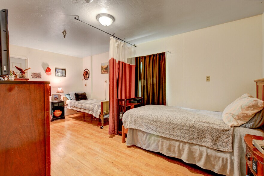 More Photos Of 625 Barbara Drive, Grants Pass Assisted Living For Sale