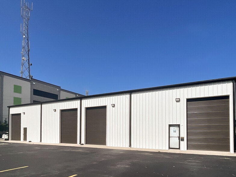 More Photos Of 208 14th St N, Saint Petersburg Warehouse For Sale