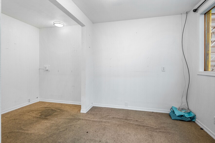 More Photos Of 1033 Avenue D, Snohomish Storefront For Lease