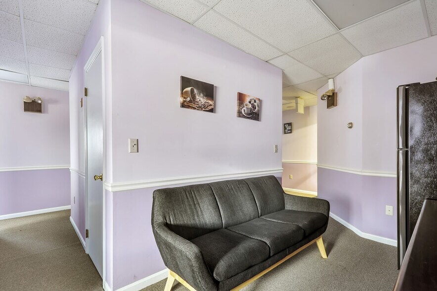 More Photos Of 838 Walker Sq, Dover Office For Sale