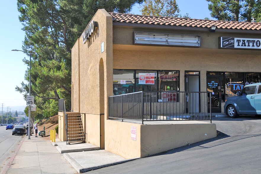 10751 Glenoaks Blvd, Pacoima, CA 91331 Retail For Lease