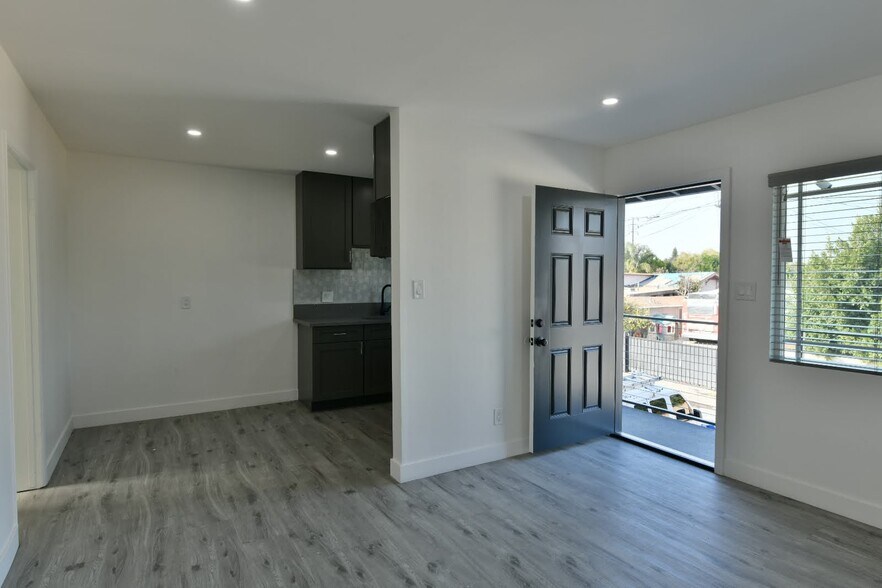 More Photos Of 6221 Corona Ave, Bell Apartments For Sale