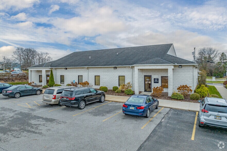 More Photos Of 169 5th St SE, Barberton Office For Sale