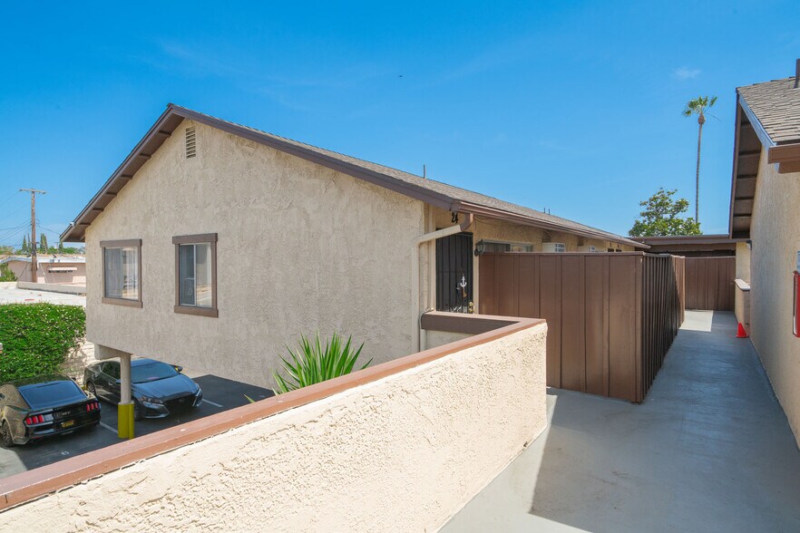 More Photos Of 918 Romneya Dr, Anaheim Apartments For Sale