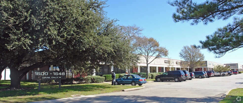 More Photos Of 1700-1750 W Sam Houston Pky N, Houston Unknown For Lease