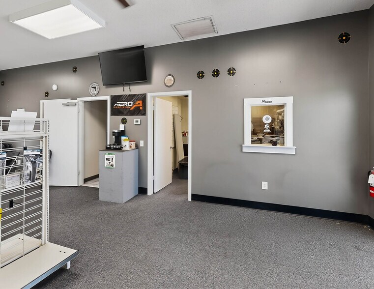 More Photos Of 4185 S Orlando Dr, Sanford Freestanding For Lease