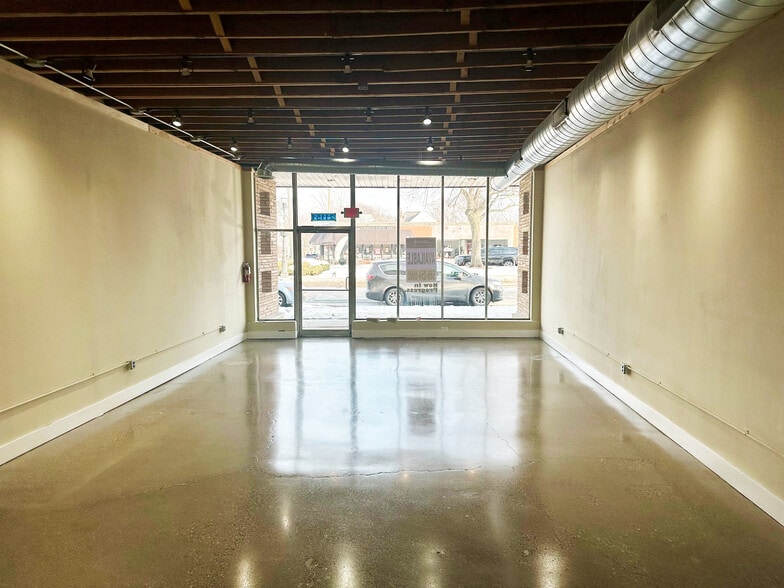 More Photos Of 21151 Mack Ave, Grosse Pointe Woods Storefront For Lease