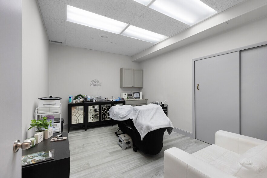 More Photos Of , Fort Myers Office For Sale