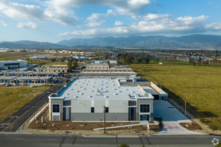 More Photos Of 1110 W Baseline Rd, Rialto Warehouse For Lease