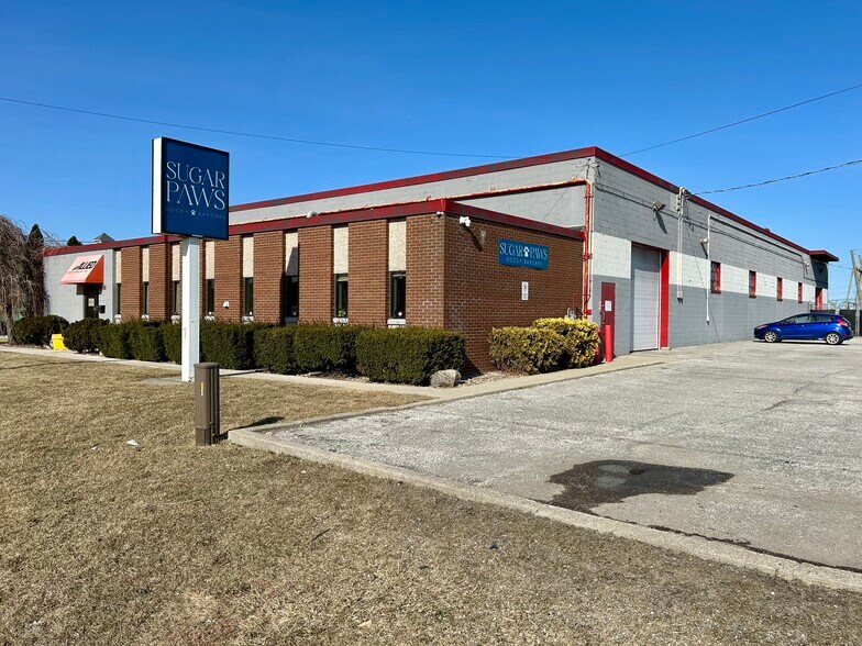 Primary Photo Of 3280 Jefferson Blvd, Windsor Light Distribution For Lease
