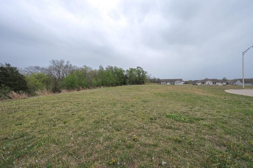 More Photos Of 205 E John, Coffeyville Land For Sale