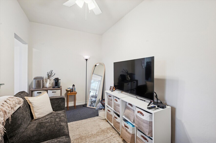 More Photos Of 107 Walnut Ave, Ardmore Apartments For Sale