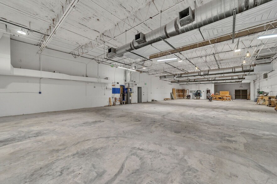 More Photos Of 2685 Durango Dr, Colorado Springs Warehouse For Lease