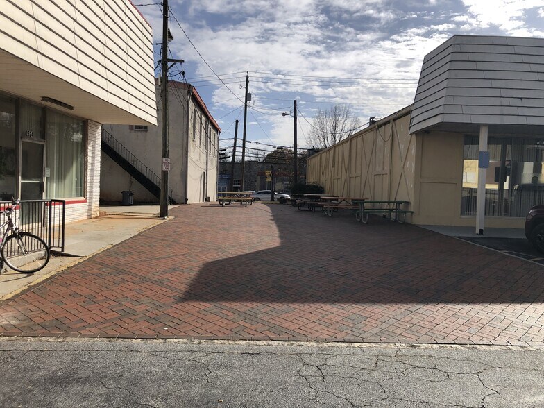 More Photos Of 6978 Main St, Lithonia Storefront Retail Office For Sale