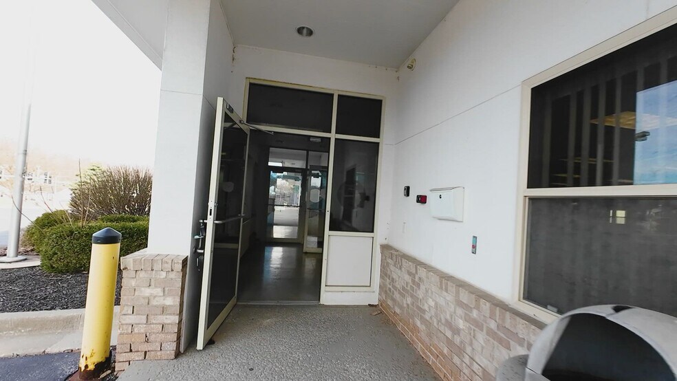 More Photos Of 4240 S Lees Summit Rd, Independence Office For Lease