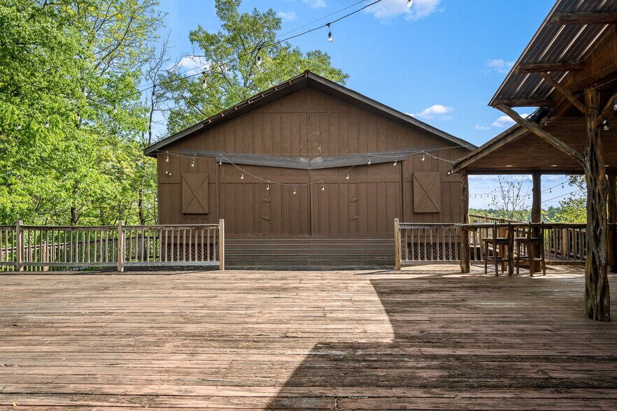 More Photos Of 7080 Dale Ridge Rd, Lancaster Convenience Store For Sale