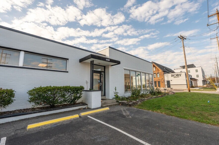 More Photos Of 1055 W 3rd Ave, Columbus Storefront Retail Office For Lease