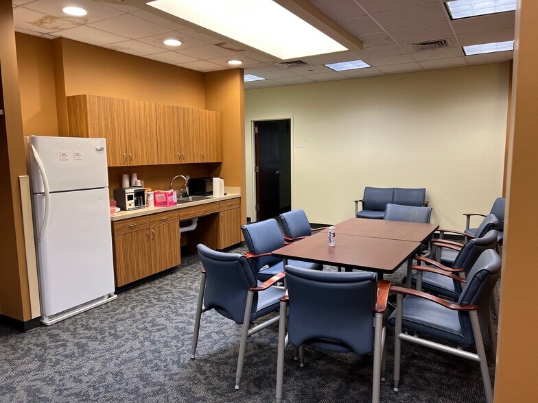 More Photos Of 300 Ashland Way, Madisonville Office For Sale