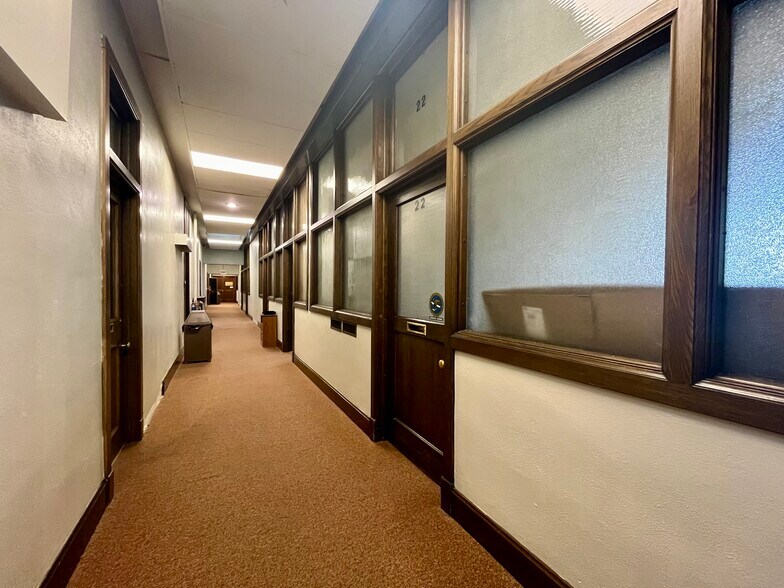 More Photos Of 230 W Grand Ave, Wisconsin Rapids General Retail For Sale