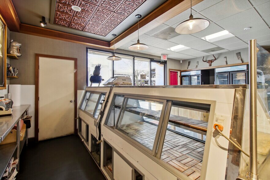 More Photos Of 4801 Folsom Blvd, Sacramento Freestanding For Lease