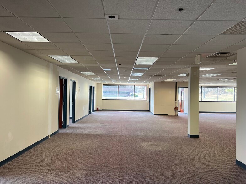 More Photos Of 300 Welsh Rd, Horsham Township Medical For Lease