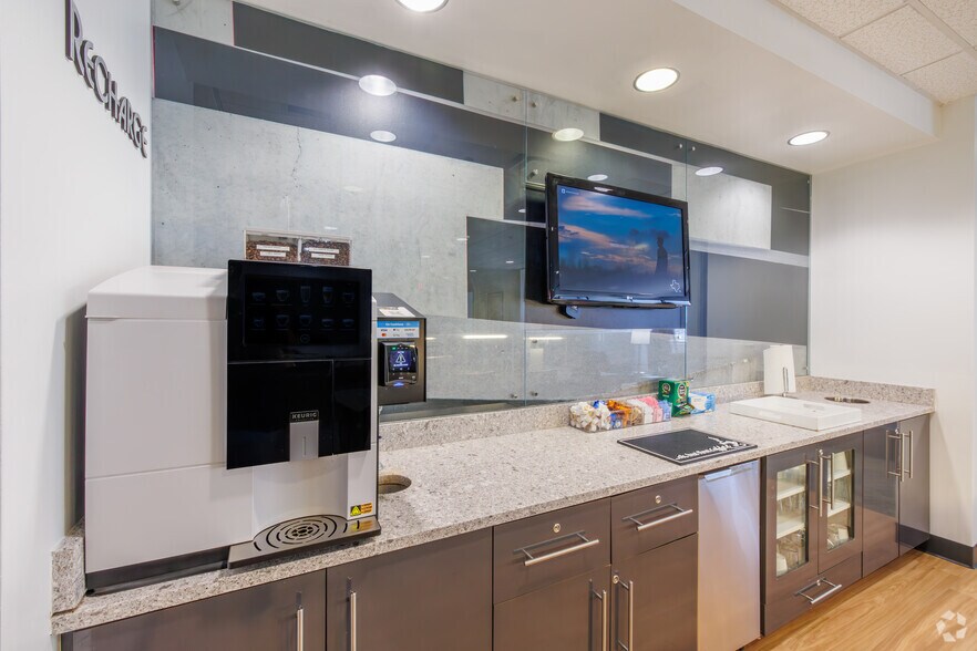 More Photos Of 500 Marquette Ave NW, Albuquerque Coworking Space