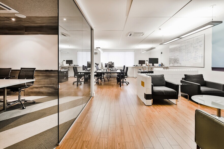 More Photos Of 4115-4117 Boul Saint-Laurent, Montréal Storefront Retail Office For Lease