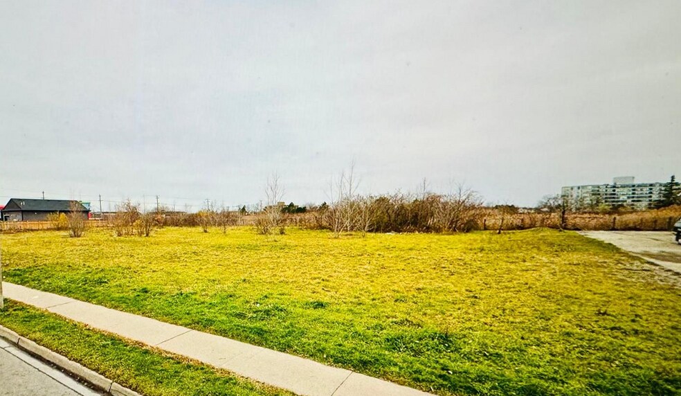 More Photos Of 359 King St, Welland Land For Sale