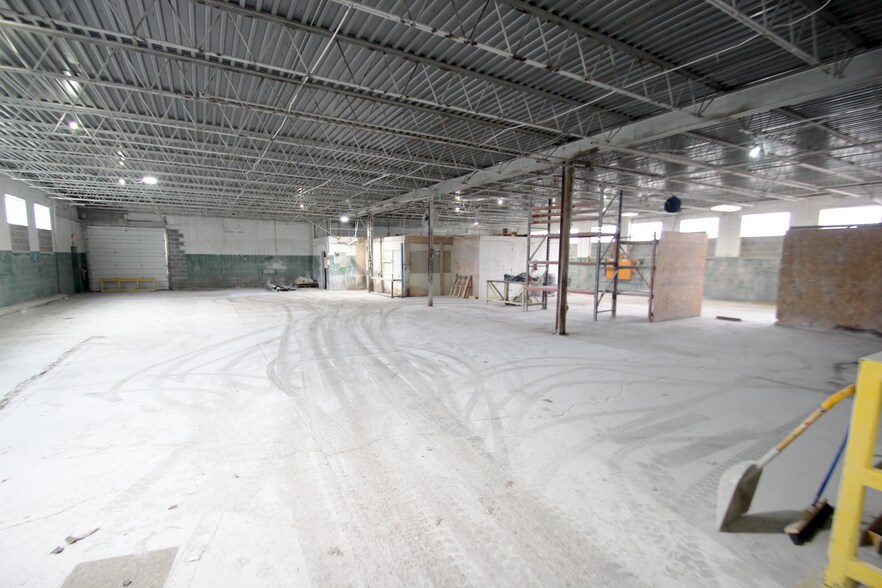 More Photos Of 104 Lee St, Lodi Manufacturing For Sale