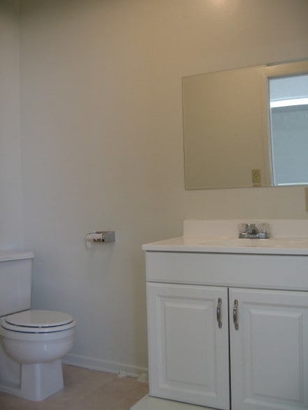 More Photos Of 3210-3216 Honolulu Ave, Glendale Office For Lease
