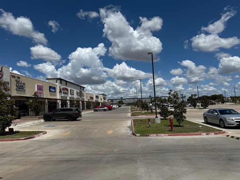 More Photos Of 1300 Trenton Rd, McAllen General Retail For Sale