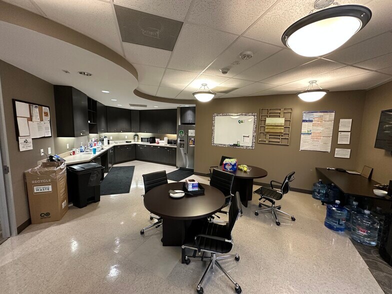 More Photos Of 3606-3608 Research Forest Dr, The Woodlands Medical For Lease