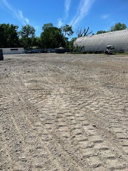 More Photos Of 9505 S Central Expy, Dallas Warehouse For Sale
