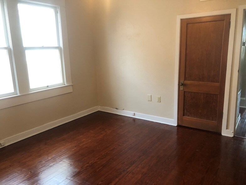 More Photos Of 15-17 E Magnolia Ave, Eustis Office For Lease