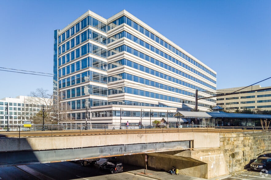 More Photos Of 600 Maryland Ave SW, Washington Office For Lease