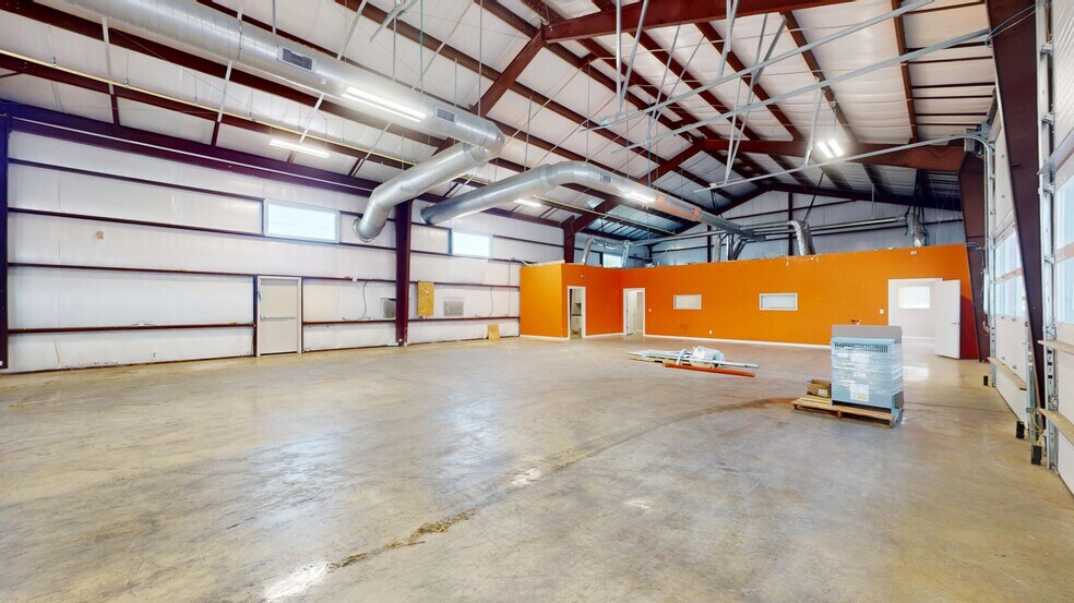 More Photos Of 3992 E Highway 290, Dripping Springs Warehouse For Lease