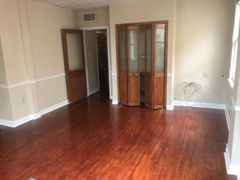 More Photos Of 15-17 E Magnolia Ave, Eustis Office For Lease
