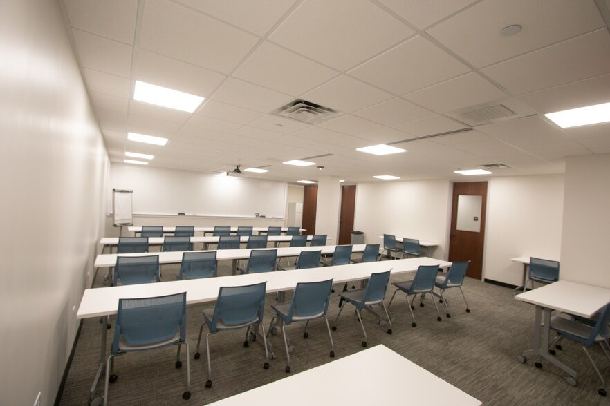 More Photos Of 1717 Deerfield Rd, Deerfield Office For Lease