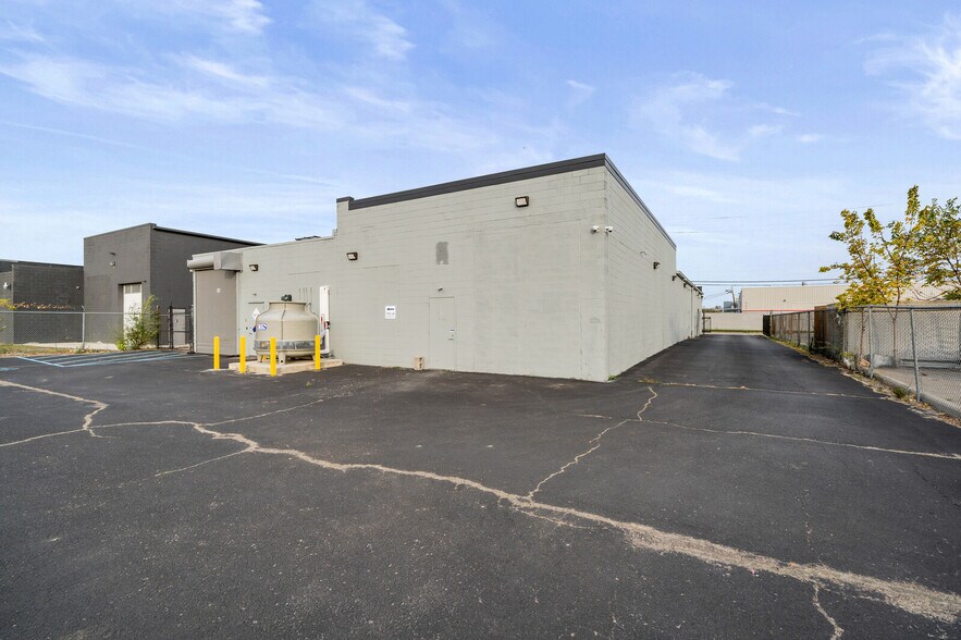 More Photos Of 12843-12851 Artesian St, Detroit Warehouse For Sale