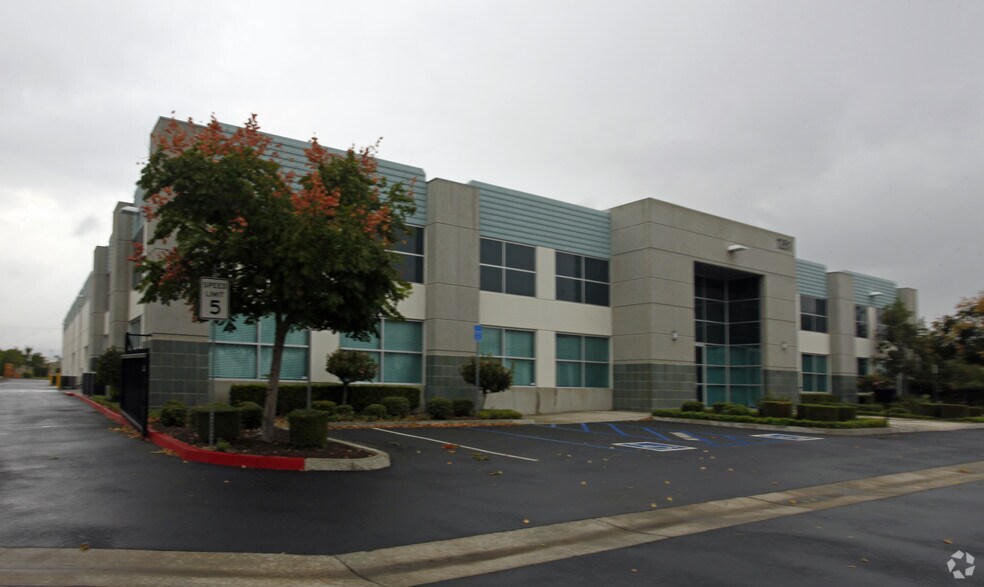 More Photos Of 1261 E Belmont St, Ontario Warehouse For Sale