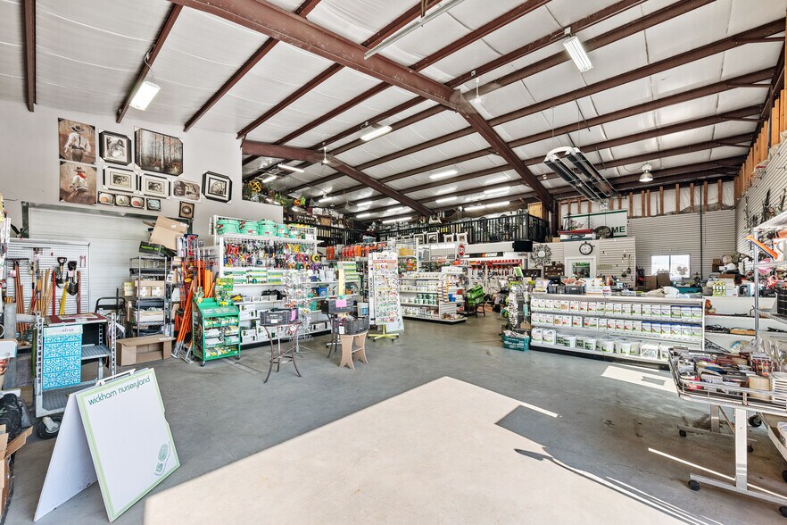 More Photos Of Pt NE 34-48-28 W3, Wilton No 472 Garden Center For Sale