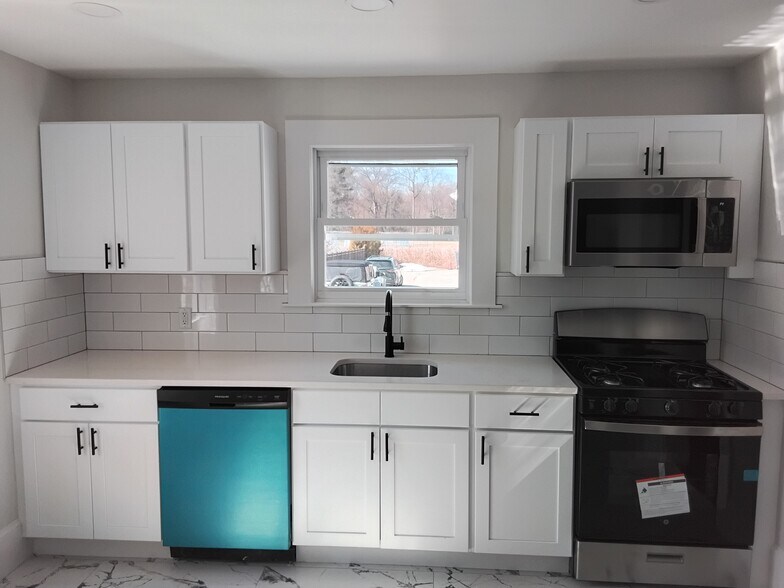 More Photos Of 152 Mountain Ave, Springfield Office For Lease