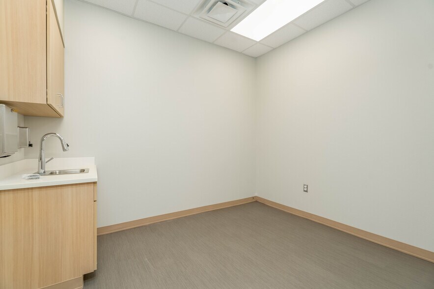 More Photos Of 2232 Indiana Ave, Lubbock Medical For Lease