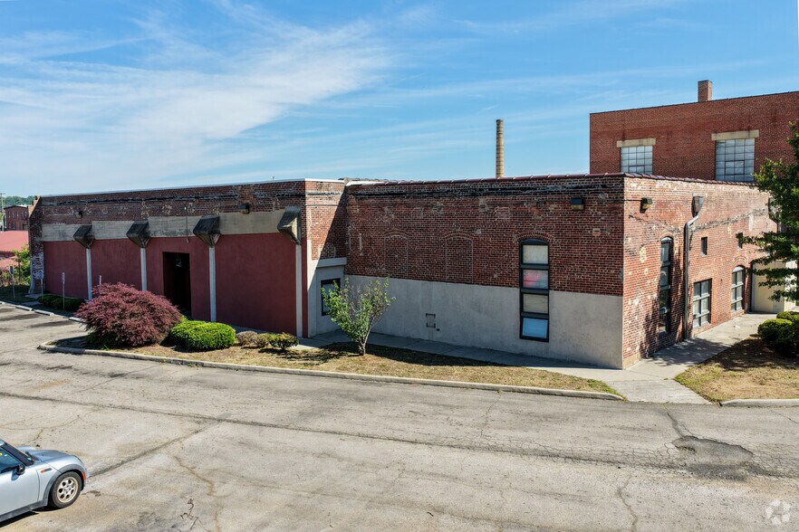 More Photos Of 614 Lynn St, Danville Apartments For Lease
