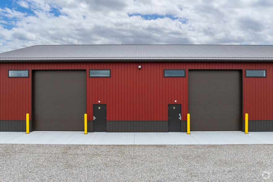 More Photos Of 25816 Duroc St, Circleville Flex For Sale