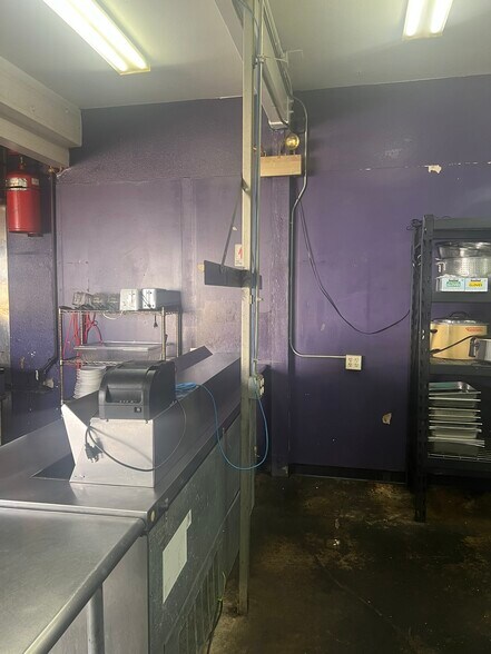 More Photos Of 46 Hoolai St, Kailua Freestanding For Lease